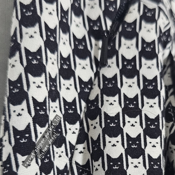 Betabrand Catstooth Dress Pant Yoga Pants L Short Petite NWOT Black White Cat - Picture 10 of 16